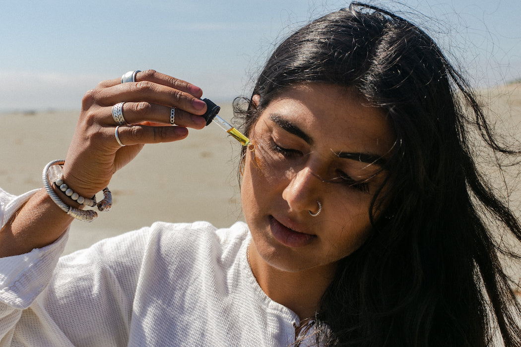 Summer Face Oil for a Dewy Complexion